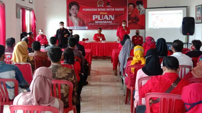 Dpc Magetan Salurkan Beras Bantuan Dari Puan Maharani Dan Sosialisasi