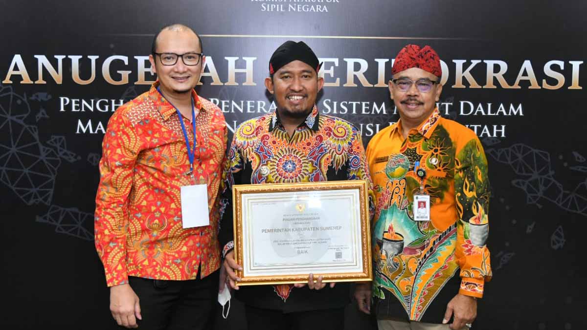 Raih Anugerah Meritokrasi Bupati Fauzi Motivasi Mewujudkan