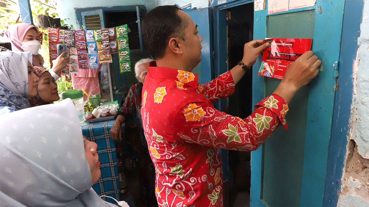 Eri Cahyadi Pasang Stiker Di Rumah Warga Miskin Tujuannya Ini DPD