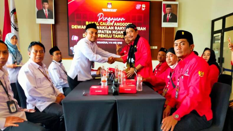 Mei 2023 Laman 10 PDI Perjuangan Jawa Timur