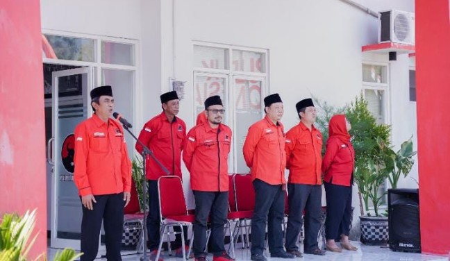 Hut Ke Kemerdekaan Ri Dpc Pdi Perjuangan Bojonegoro Gelar Upacara