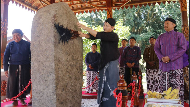 Awali Hari Jadi Ke 829 Trenggalek Bupati Arifin Hadiri Tradisi Jamasan