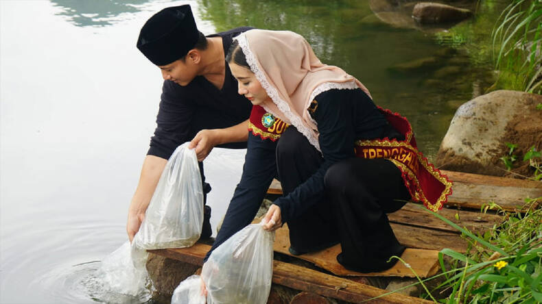 Ingin Tumbuhkan Kesadaran Masyarakat Gus Ipin Tebar Ratusan Ribu Benih