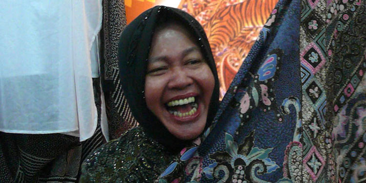 pdip-jatim-risma-kain-batik