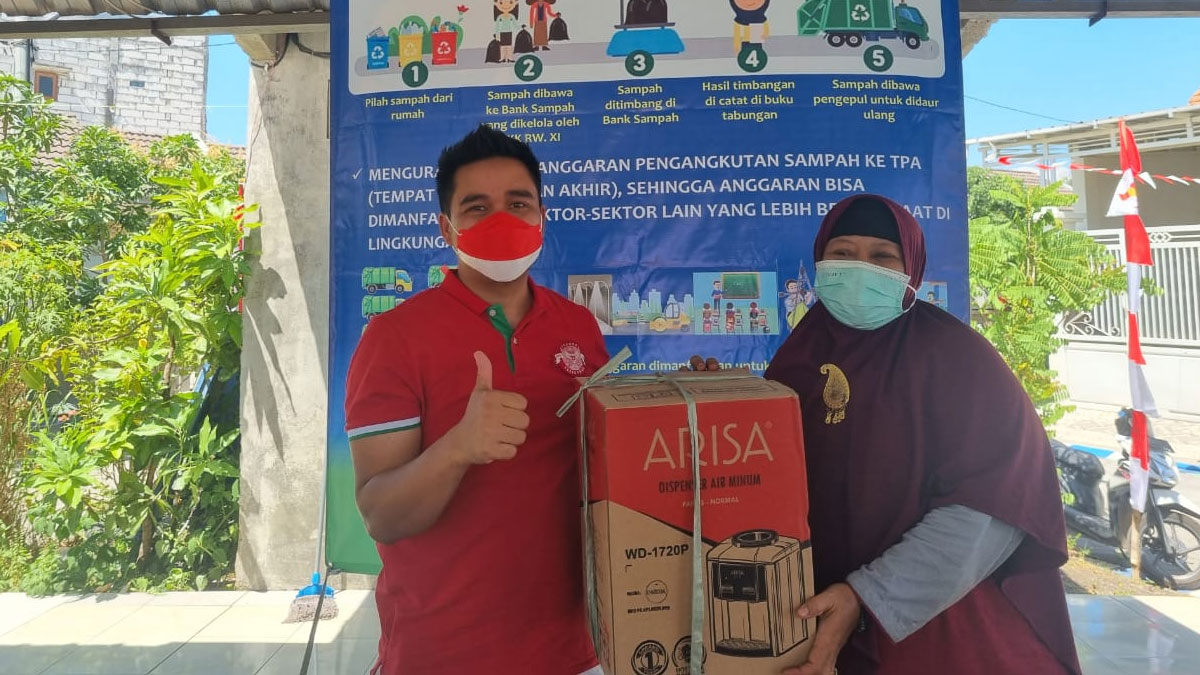 M Zaini Beri Apresiasi Bank Sampah Tingkat RW di Kabupaten Pasuruan yang Hasilkan Rp 2,5 Juta Per Bulan