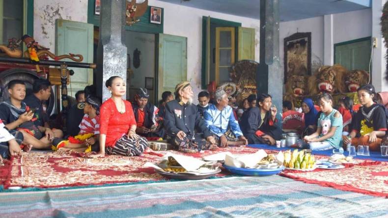 Sanggar Budaya Binaan Kader Kota Probolinggo Gelar Kirab Dan Ritual ...