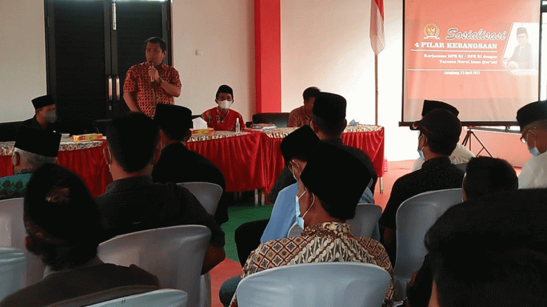 Umar Bashor Sosialisasi 4 Pilar Kebangsaan di Sumbersuko Lumajang
