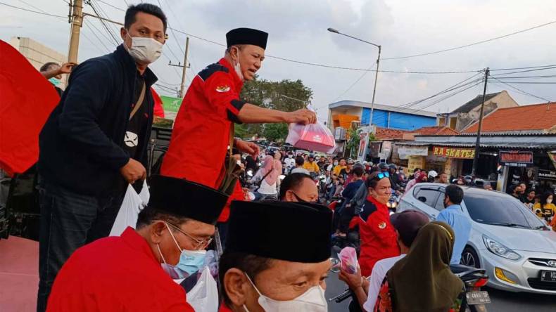 PAC Krian Berbagi Ratusan Menu Takjil, Sudjalil: Bentuk Kepedulian ...