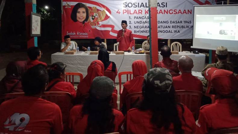Indah Kurnia Sosialisasi 4 Pilar Kebangsaan di Wisata Batas Kampung