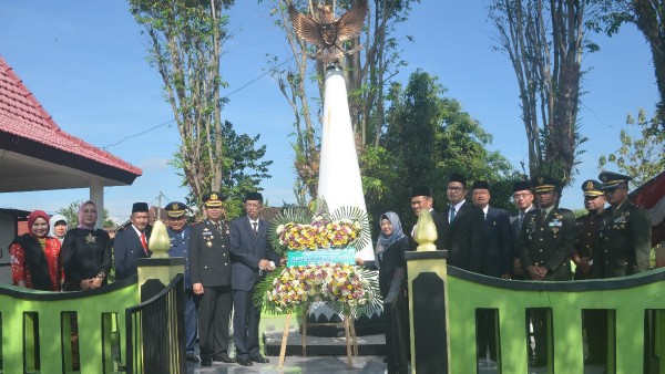 Peringatan Hari Kesaktian Pancasila di Monumen Soco, Ketua DPRD Magetan Bacakan Ikrar