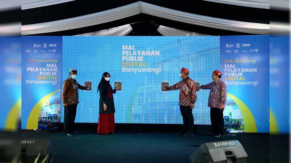 Luncurkan Mal Pelayanan Publik Digital, Bupati Ipuk Komitmen ...