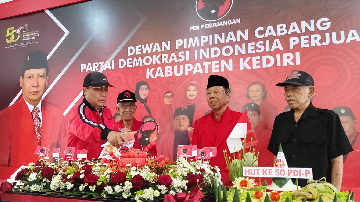 Tumpengan HUT Ke-50 PDI Perjuangan, DPC Kabupaten Kediri Undang Banteng ...