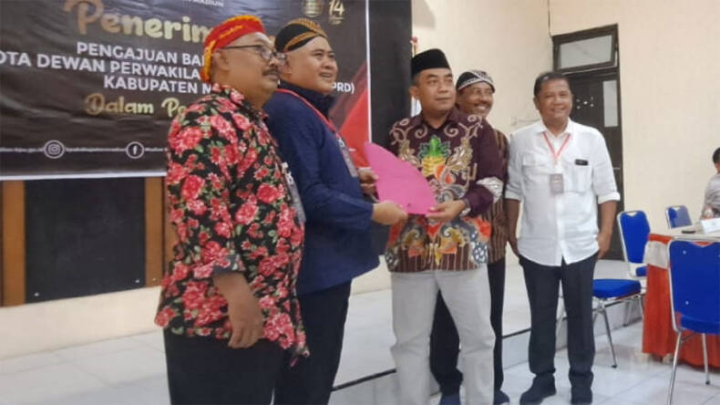 Pdi Perjuangan Parpol Pertama Daftarkan Bacaleg Di Kabupaten Madiun