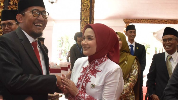 PDIP-Jatim-Bupati-Fauzi-dan-Istri-21082024