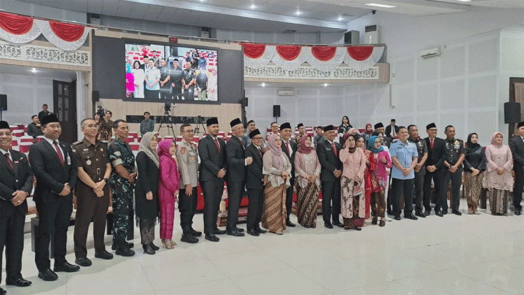 pdip-jatim-240816-paripurna-kota-malang