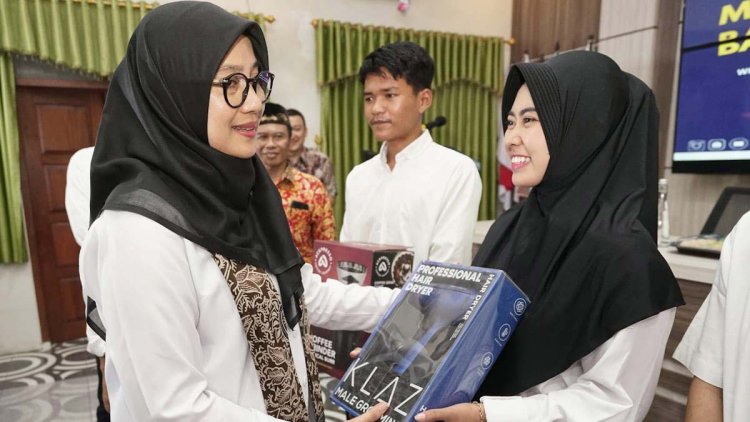 PDIP-Jatim-Bupati-Ipuk-21092024.