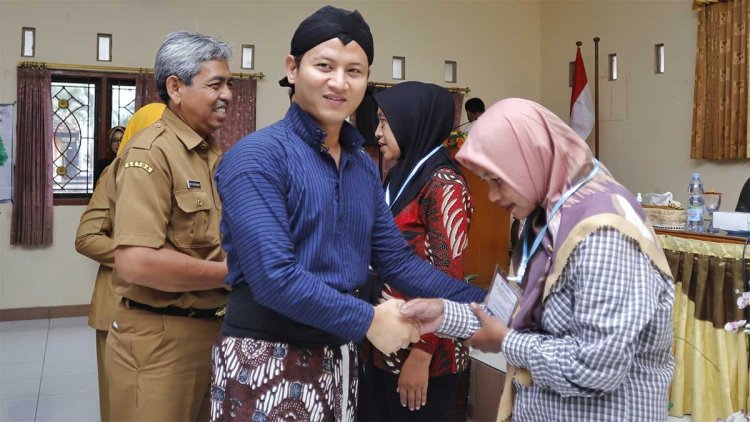 pdip-jatim-240910-ipin-bimtek-perempuan