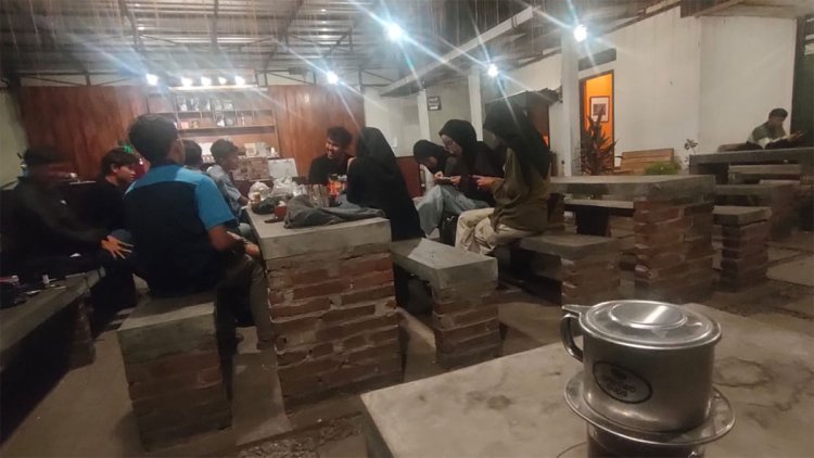 pdip-jatim-ngopi-warkop