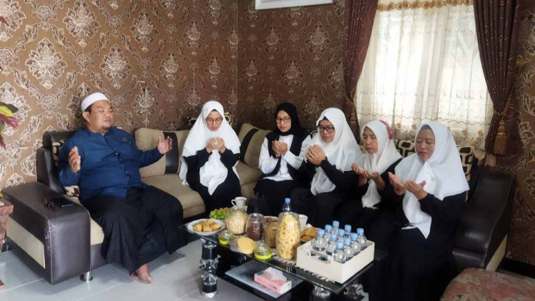 PDIP-Jatim-Ipuk-dan-Ustaz-Andi-Hidayat-30102024