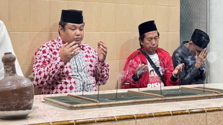 pdip-jatim-241125-doa-bersama-dpc-surabaya