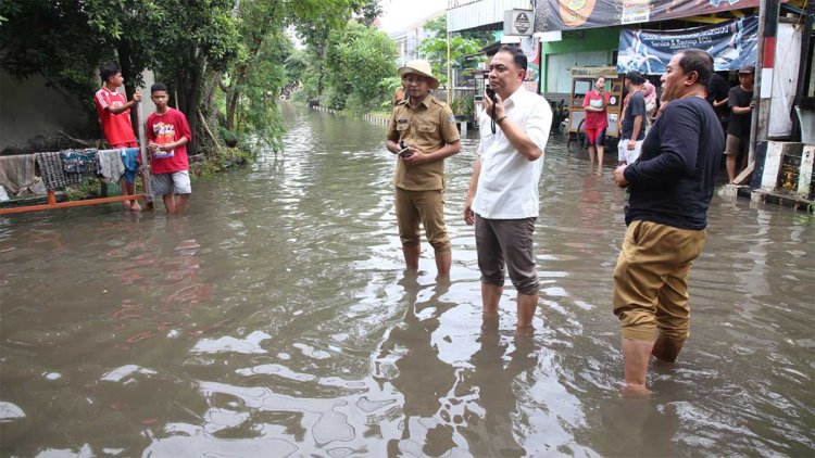 pdip-jatim-250113-ec-banjir