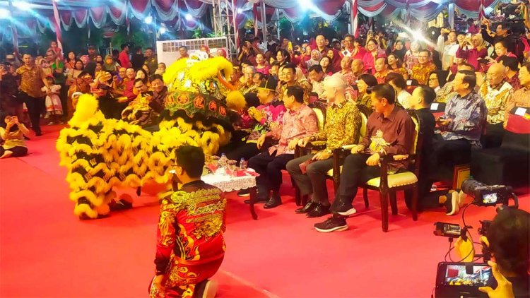 pdip-jatim-250213-cap-go-meh-sby-1