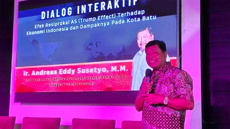 pdip-jatim-250413-dialog-interaktif-trump-efek-1