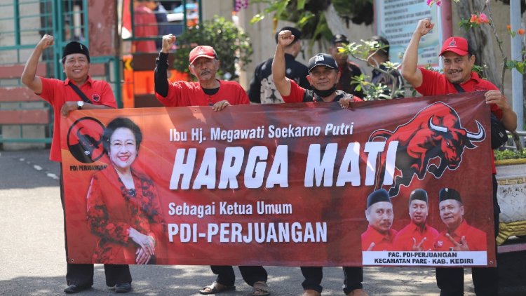 pdip jatim 250606 sambut megawati 1