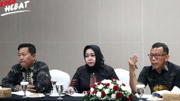 PDIP-Jatim-Sugiri-Sancoko-28102025