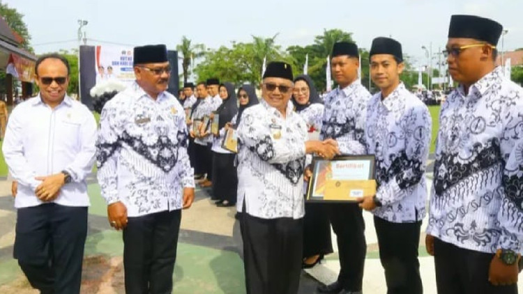 pdip jatim 251124 hut pgri blitar 2