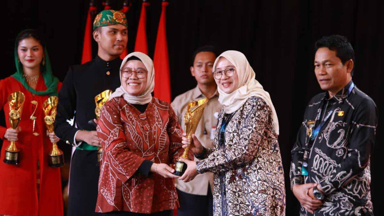 PDIP-Jatim-Ipuk-Fiestiandani-10122025