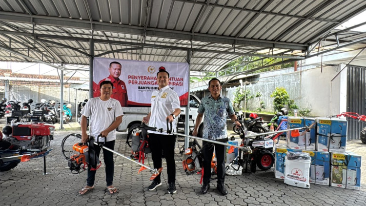pdip jatim 250511 bb bantu alsintan