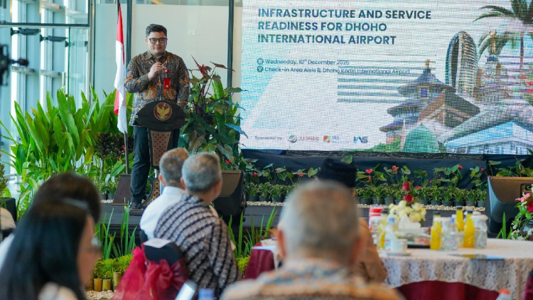 pdip jatim 251211 bandara haji kediri 1