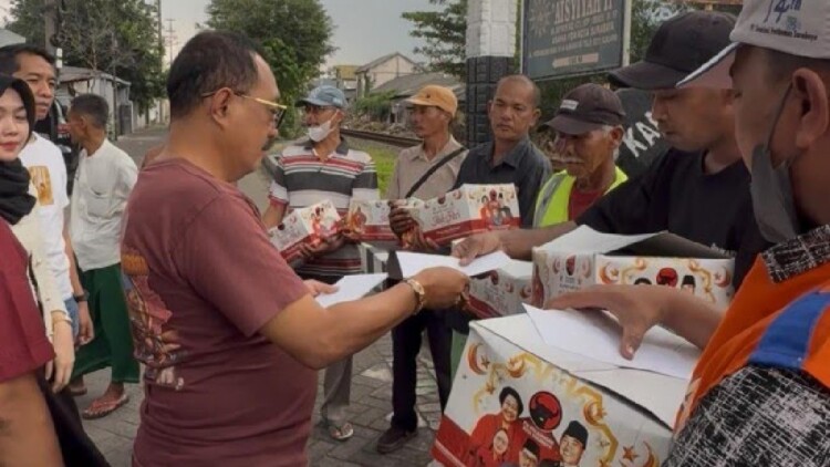 pdip jatim 260315 sembako relawan ka