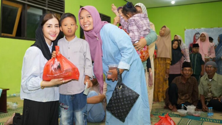 pdip jatim 260317 disabilitas panggul 1