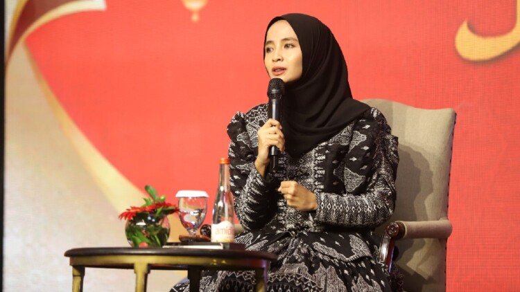 pdip jatim 260413 ning nadia 1