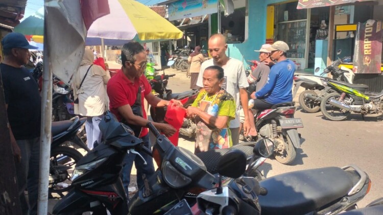 pdip jatim 260413 tas plastik jember 1