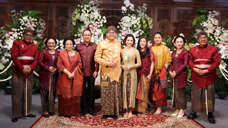 pdip jatim 260523 resepsi putra hasto
