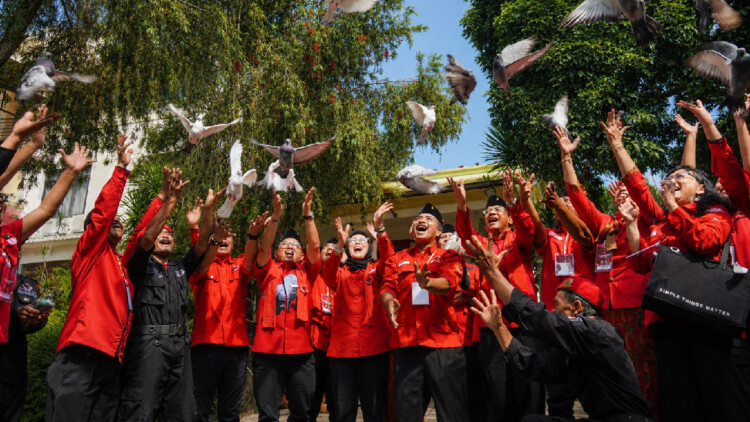 pdip jatim 260525 lepas burung dpc batu