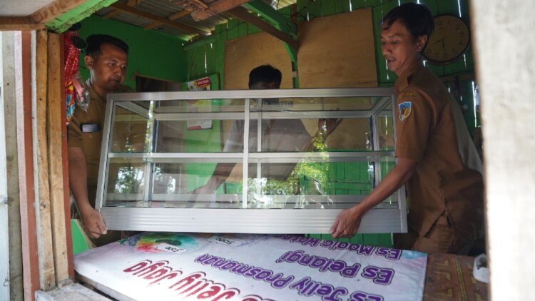 pdip jatim 260529 warung suyanto 1