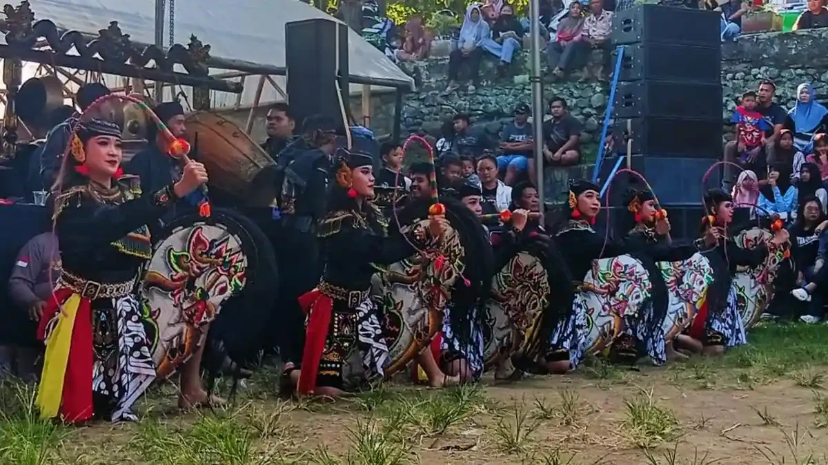 pdip jatim 260602 harlah pancasila jaranan 1