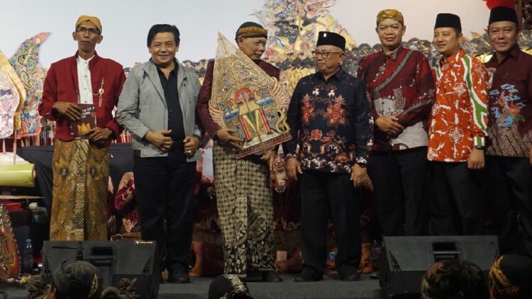 pdip jatim 260613 wahyu pancasila 1