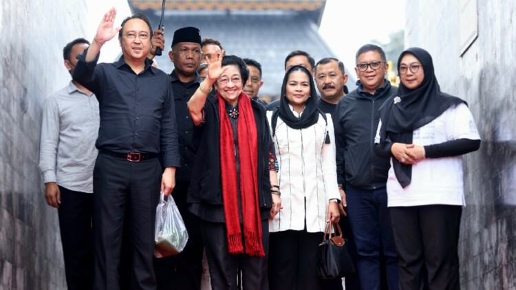 pdip jatim 260614 msp ziarah mbk 2