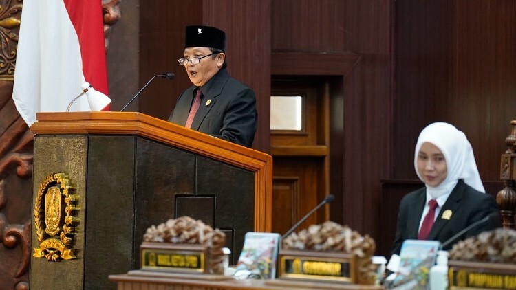 pdip jatim 160714 fraksi pdip