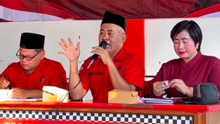 pdip jatim 260702 fery