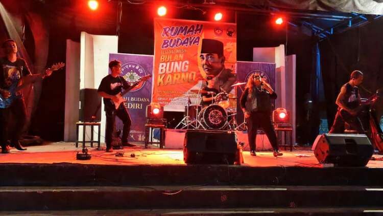 pdip jatim 260709 rumah budaya 1