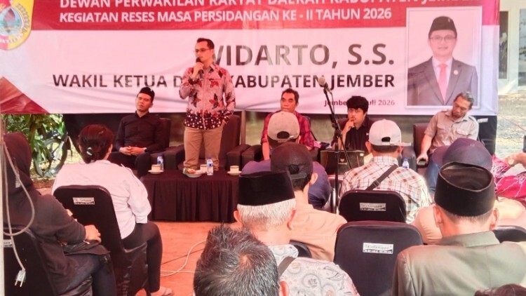 pdip jatim 260715 reses di panti