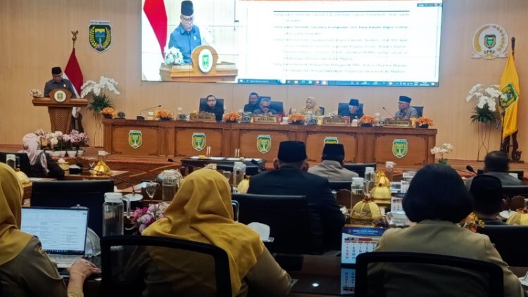 pdip jatim 260720 paripurna madiun kota