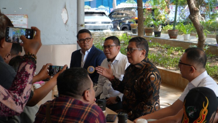 pdip jatim 260720 sekjen di unair 1