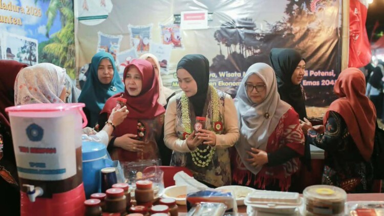 PDIP-Jatim-Nia-Kurnia-31082026